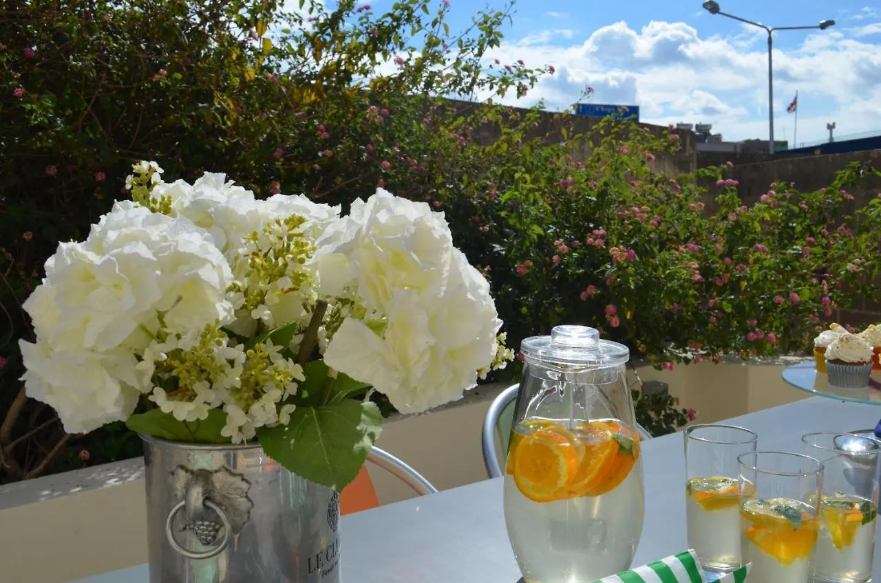 בית הארחה Saint Julian's City Living Suite Tk 1 Rm 3 מלטה